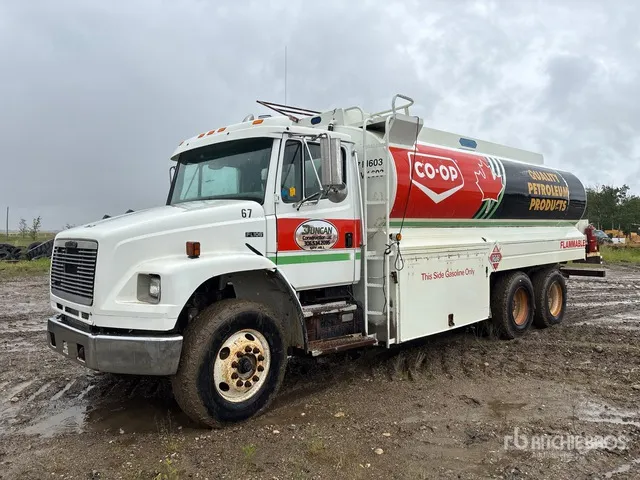 1999 Freightliner FL 106 16800 L 6x4 Fuel Truck