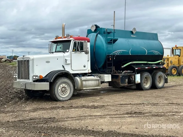 1997 Peterbilt 378 6x4 Water Truck