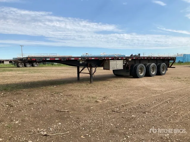 2011 Lode King 44 ft Tri/A Flatbed Oilfield Trailer