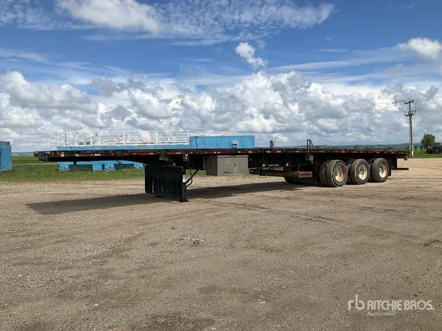 2013 Lode King 53 ft Tri/A Flatbed Trailer