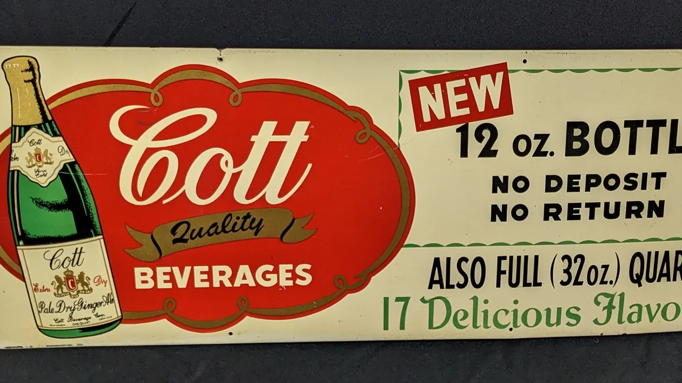 TIN SIGN COTT QUALITY BEVERAGES 12oz & 32oz BOTTLES GINGER ALE NEW HAVEN CONNECTICUT