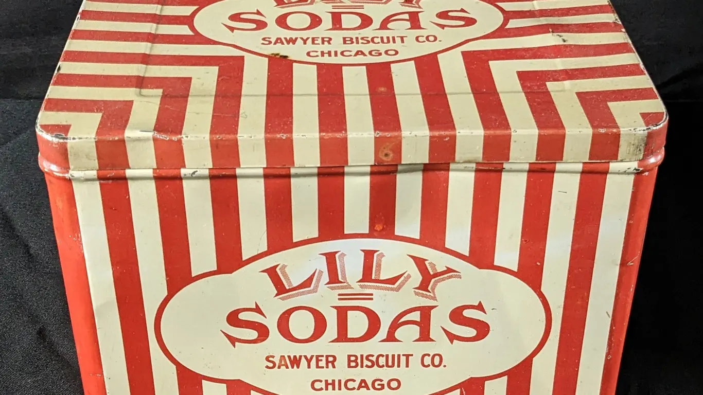 3# TIN LITHO BIN LILY SODAS SAWYER BISCUIT CO CHICAGO ILLINOIS