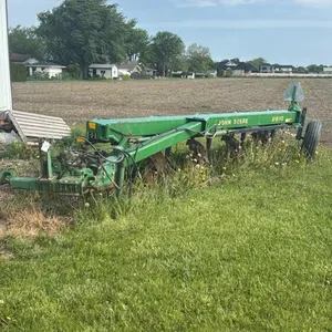 JOHN DEERE 2810 5-FURROW PLOW