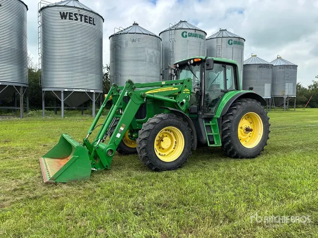 John Deere 7320 4WD Tractor