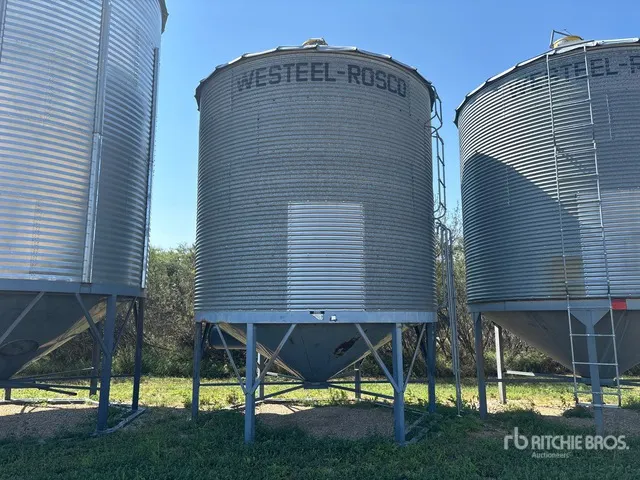 Westeel-Rosco +/- 1800 bu 5 Ring Hopper Grain Bin