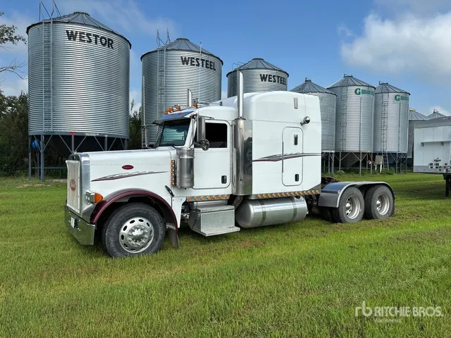 Peterbilt 6x4 T/A Sleeper Truck Tractor