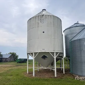 Naicam Industries +/- 1800 bu Smooth Wall Hopper Grain Bin