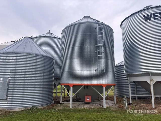 +/- 2400 bu 5 Ring Hopper Grain Bin