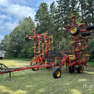 1994 Bourgault 8800 40 ft Cultivator