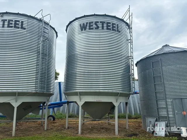Westeel +/- 2400 bu 4 Ring Hopper Grain Bin