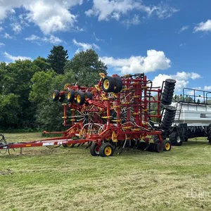 2004 Bourgault 5710 50 ft Air Seeder