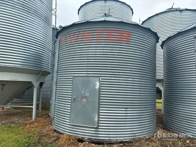 Twister +/- 1500 bu 4 Ring Grain Bin