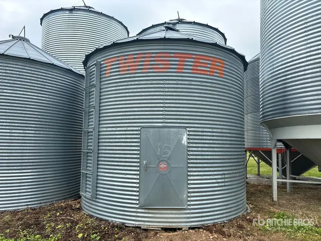 Twister +/- 1500 bu 4 Ring Hopper Grain Bin
