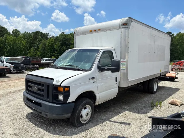 2014 Ford E-350 4x2 Van Truck