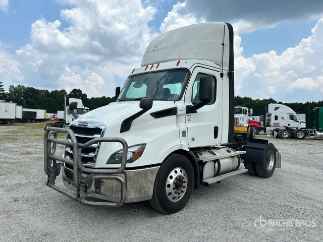 2020 Freightliner Cascadia 116 4x2 S/A Day Cab Truck Tractor