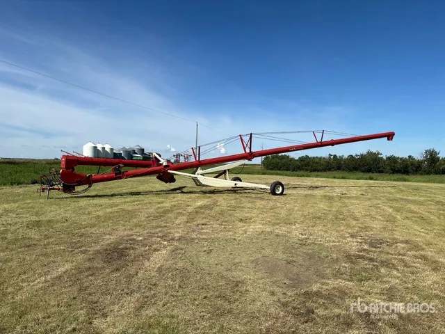 Farm King 1370 13 in x 70 ft Swing Grain Auger