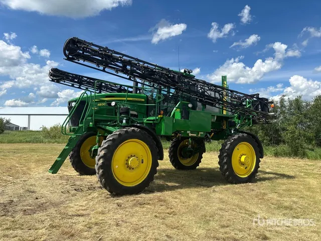 John Deere 4830 100 ft 4x4 Self-Propelled Sprayer
