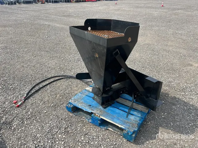 2026 GIYI GY-SS52 7 in Skid Steer Salt Spreader (Unused)