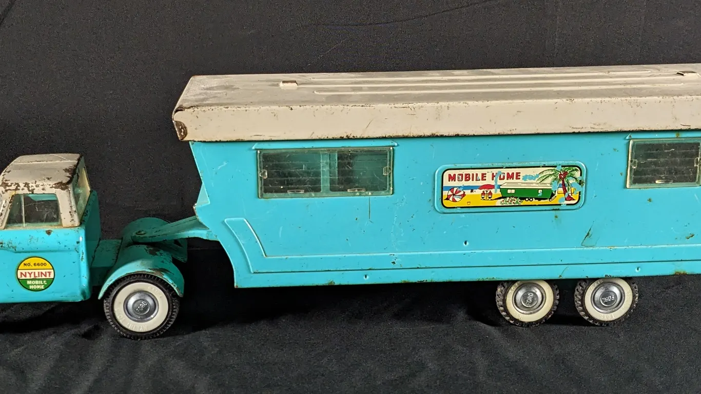 PRESSED STEEL TOY TRUCK NYLINT FORD NO 6600 MOBILE HOME