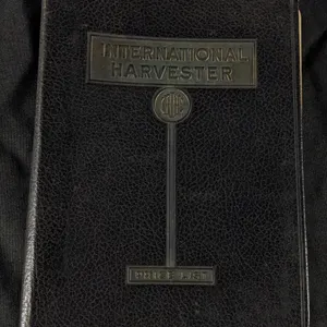 1940 INTERNATIONAL HARVESTER MCCORMICK DEERING EQUIPMENT PRICE LIST TRACTORS TRUCKS ENGINES WAGONS ETC