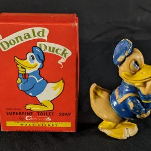 VINTAGE WALT DISNEY DONALD DUCK SUPERFINE TOILET SOAP & ORIGINAL BOX