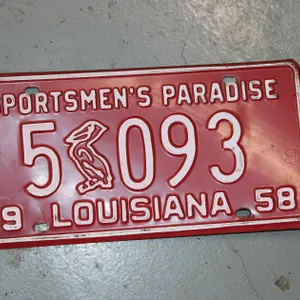 1958 SPORTSMAN'S PARADISE LOUISIANA LICENSE PLATE
