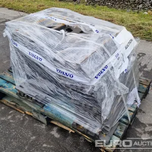 Pallet of 600mm Steel Tracks, PartNr 14735615 (51 of) 