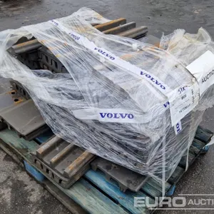 Pallet of 600mm Steel Tracks, Volvo PartNr 14735615 (51 of) 