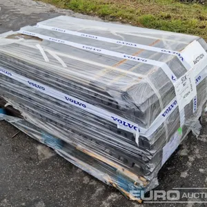 Pallet of 750mm Steel Tracks, Volvo Part Nr 14735616 (51 of) 
