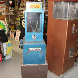 SINGLE GUMBALL MACHINE