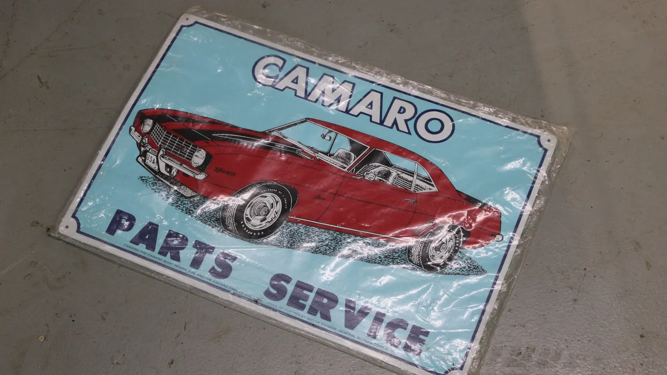 CAMARO PARTS & SERVICE SIGN