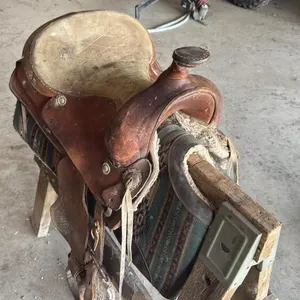 14” western saddle (B)