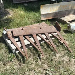 SET OF BOLT ON MANURE FORKS