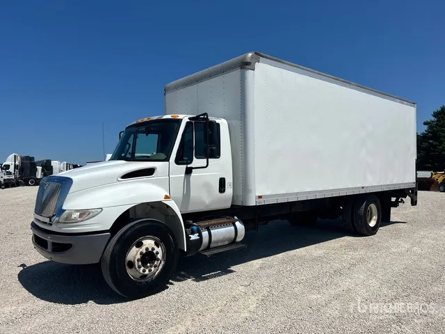 2016 International 4300 4x2 Van Truck