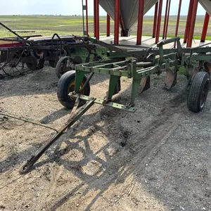 John Deere 5btm plow