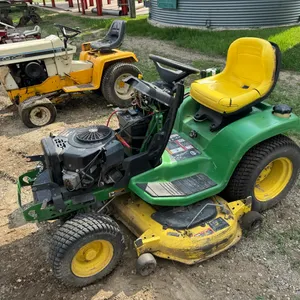 John Deere GT235 lawn tractor (Non-Running)