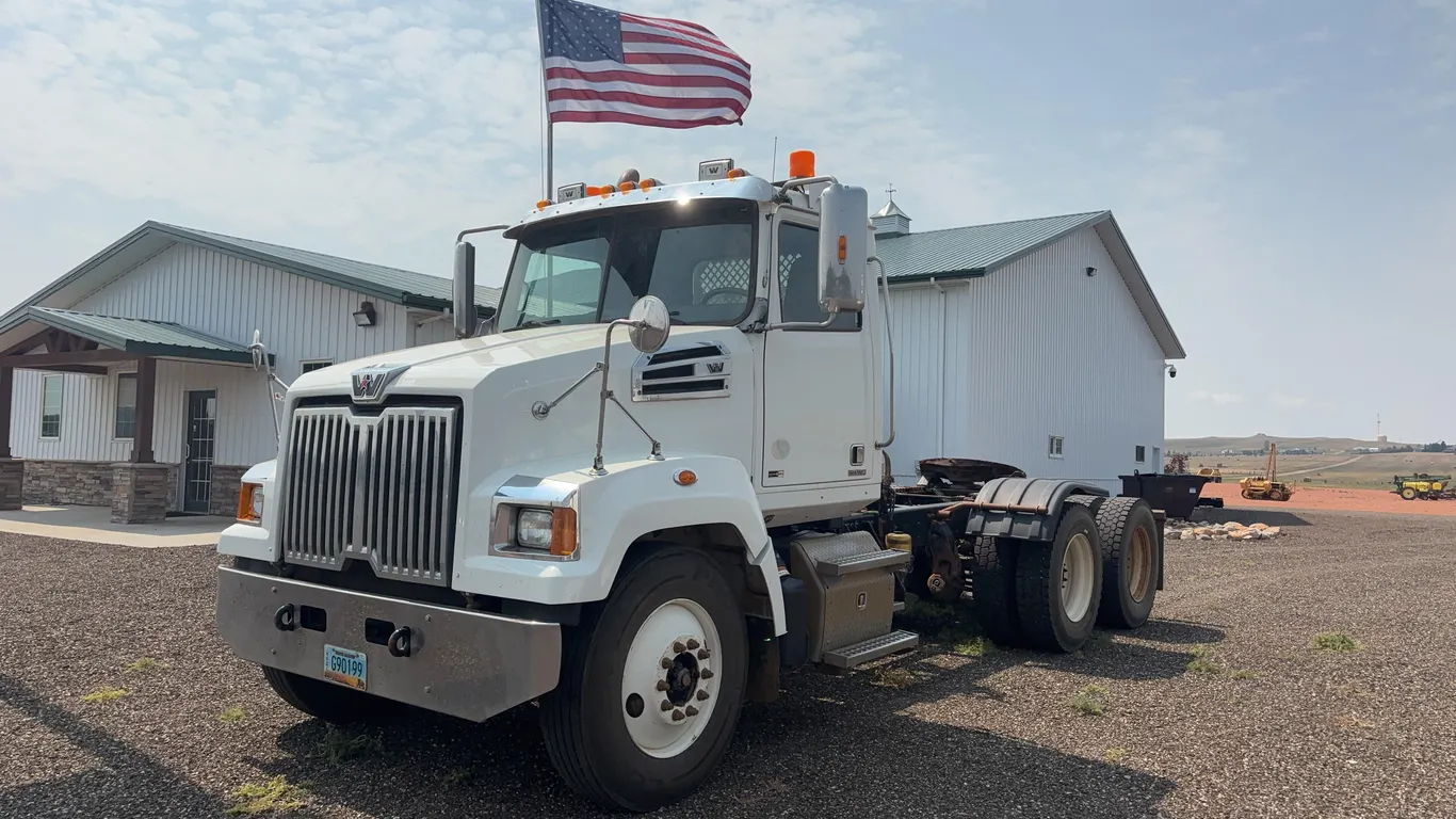 2015 Western Star W4700 Semi