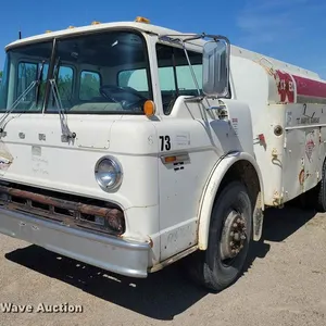 1984 Ford 7000 fuel truck