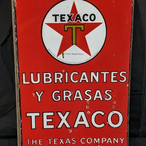 PORCELAIN FLANGE SIGN TEXACO LUBRICANTES Y GRASAS THE TEXAS COMPANT (WEST INDIES) LTD. (BAHAMA'S, CUBA, JAMAICA, PUERTO RICO ETC)