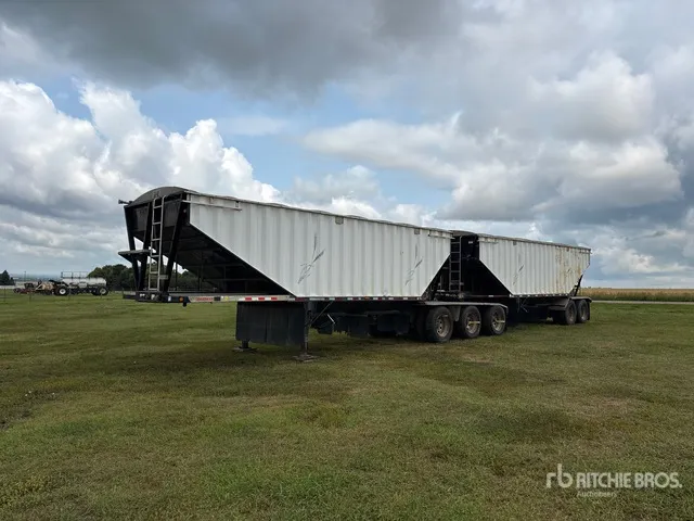 2006 Doepker Super B-Train Grain Trailer