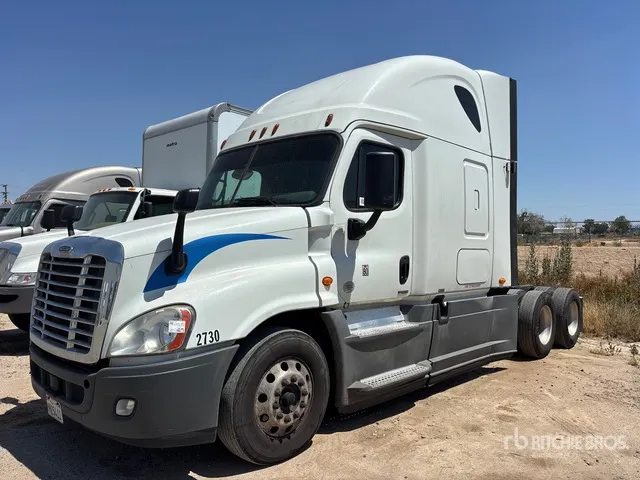 2018 Freightliner Cascadia 125 6x4 T/A Sleeper Truck Tractor