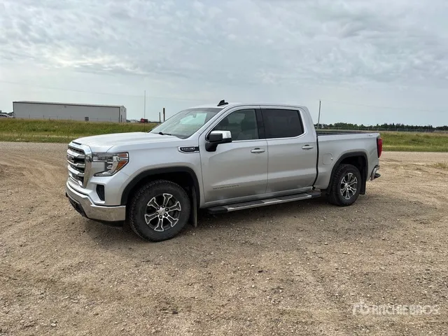 2020 GMC Sierra SLE 4x4 Crew Cab Pickup