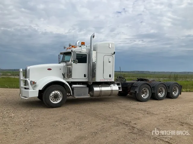 2015 Peterbilt 367 8x6 Tri/A Sleeper Truck Tractor
