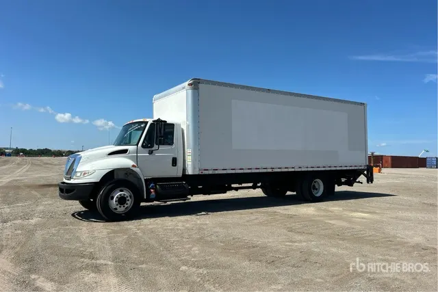 2017 International 4300 4x2 Van Truck