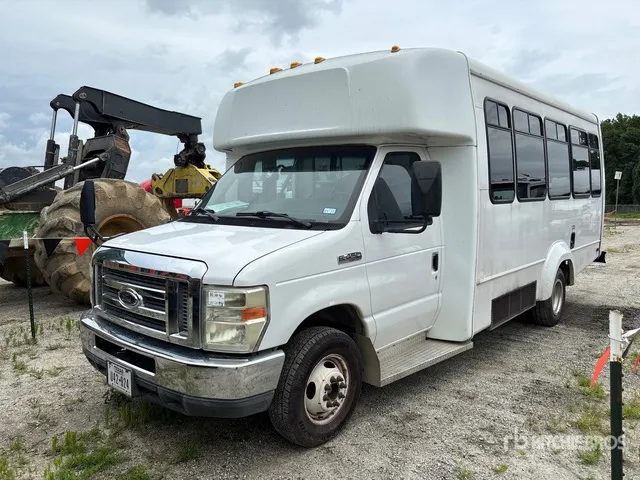 2010 Ford E-450 4x2 Transit Bus