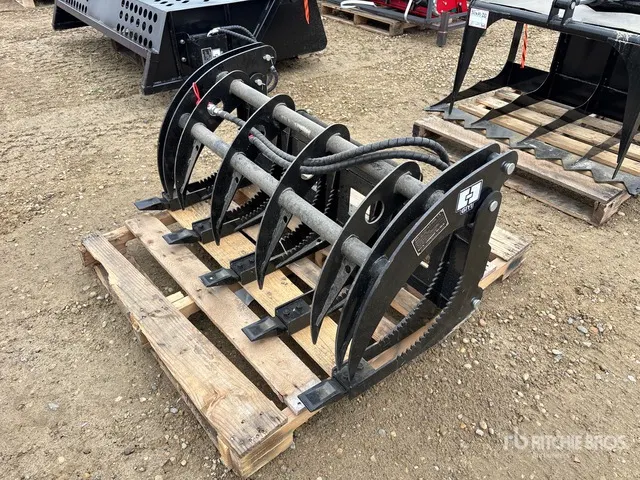 2026 GIYI GY-MCLG60 44 in Mini Skid Steer Grapple (Unused)