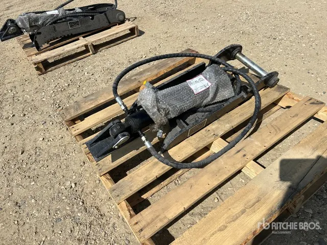 2026 GIYI GY-XJ3T 10 in Hydraulic Excavator Thumb (Unused)