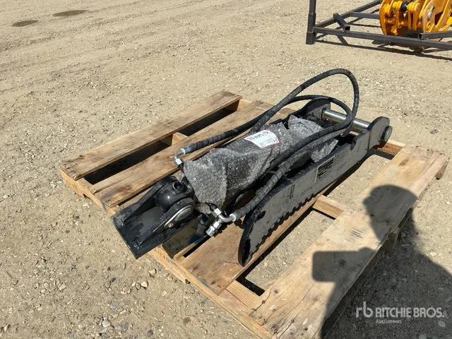 2026 GIYI GY-XJ5T 10 in Hydraulic Excavator Thumb (Unused)
