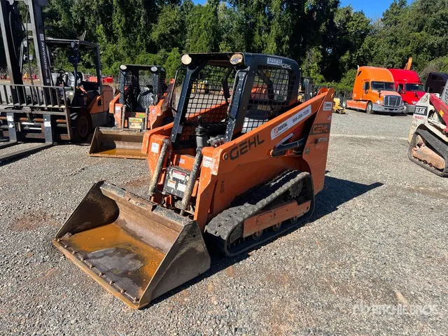 2022 Gehl RT105 Compact Track Loader