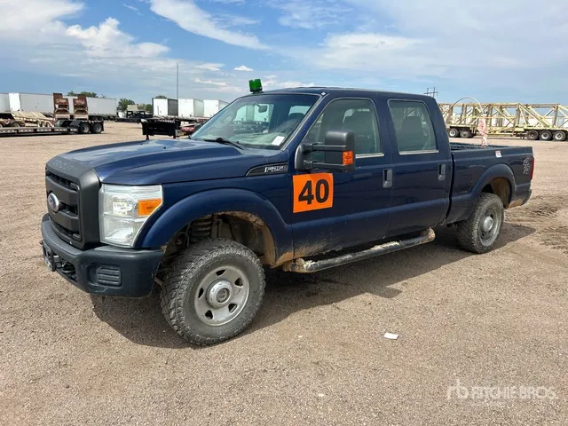 2011 Ford F-250 XL 4x4 Crew Cab Pickup